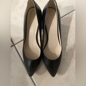 Cole Haan thick heel stiletto feel shoes. Comfortable to wear office or anywhere